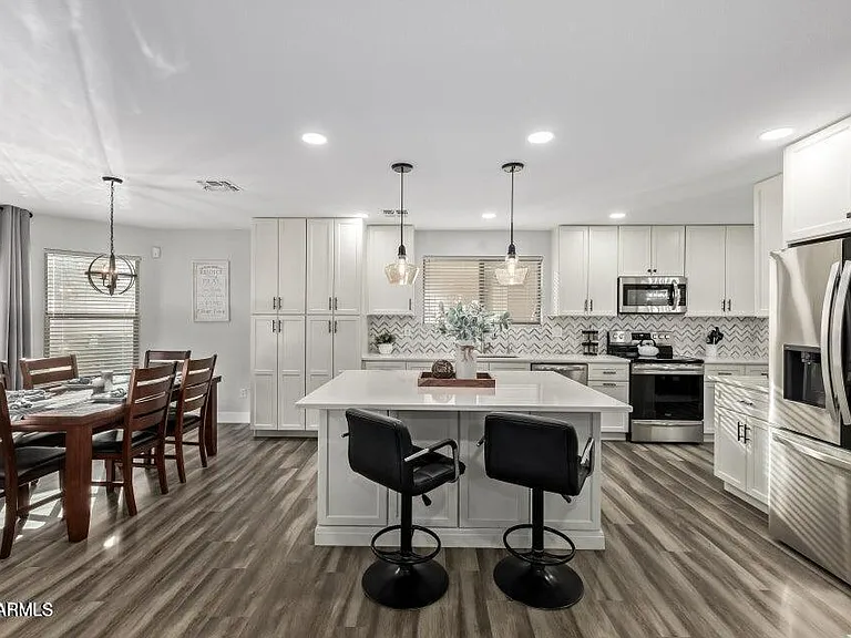 10617 W Daley Ln — Photo 12