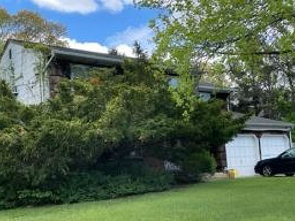 2nd image of 171 Hunter Ave
