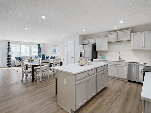 5th image of 152 Hardwell St