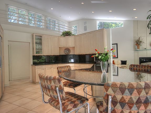 3rd image of 25 Brookville Road