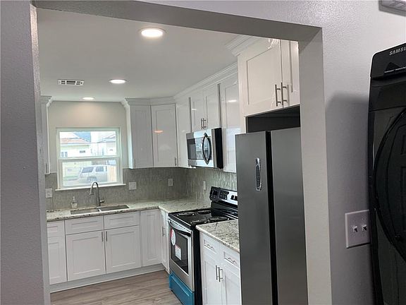 5th image of 2421 S Roman St
