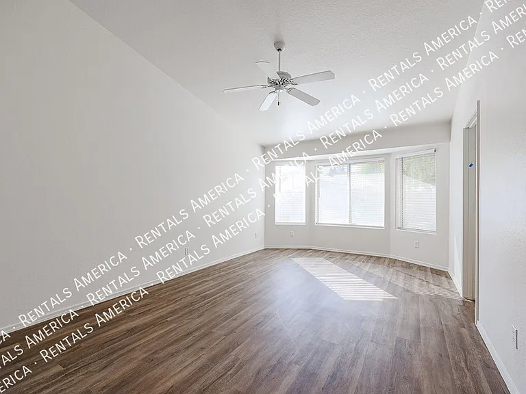 5351 W Saragosa St — Photo 14