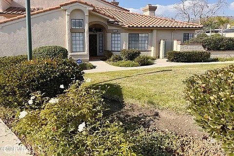 1st image of 240 Country Club Dr