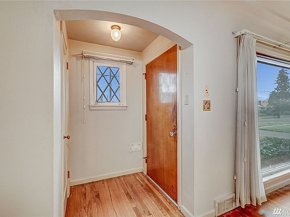 3rd image of 4221 N 10th St