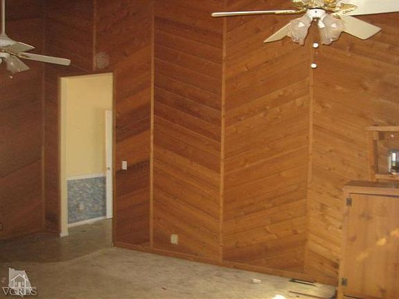 4th image of 132 W Green Vale Dr