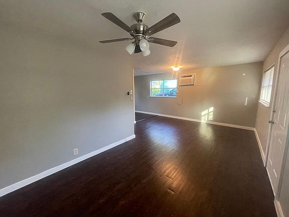 4th image of 607 W Atchley Ave