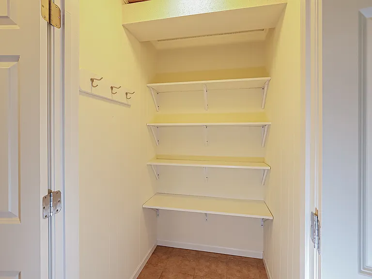 312 Olive St — Photo 8