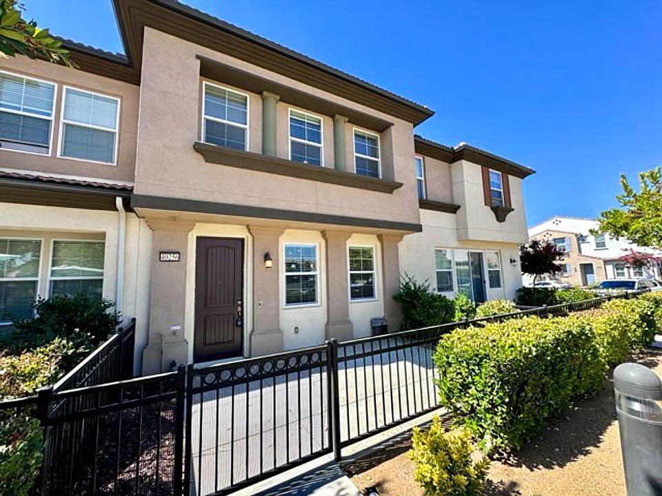 1st image of 40256 Calle Real