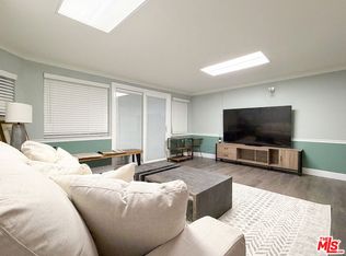 942 S Bronson Ave, Los Angeles, CA 90019