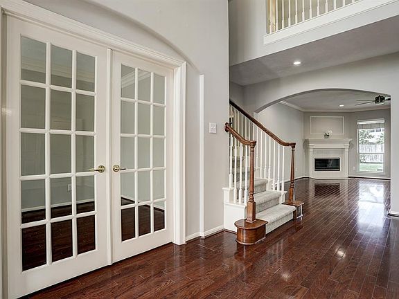 3rd image of 2819 Capecrest Dr