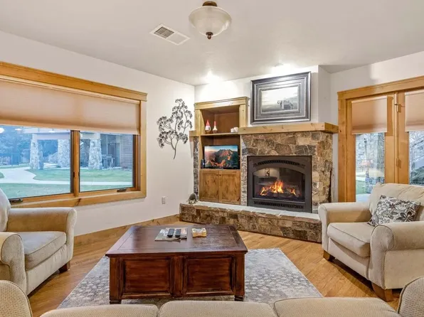 105 Oliver Ln #11, Bigfork, MT 59911