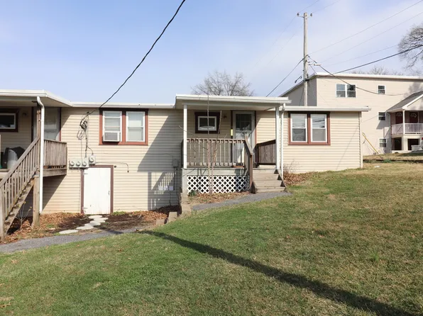 15 Akron Rd APT A, Ephrata, PA 17522