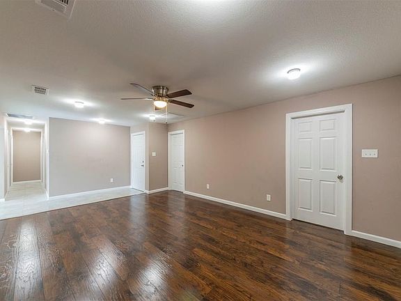 5th image of 708 Plymouth Dr
