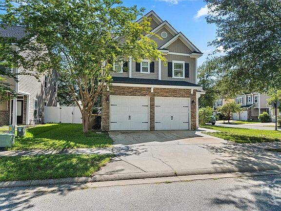 3rd image of 675 Summer Hill Way