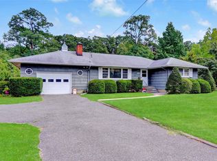 285 Mount Pleasant Rd, Smithtown, NY 11788