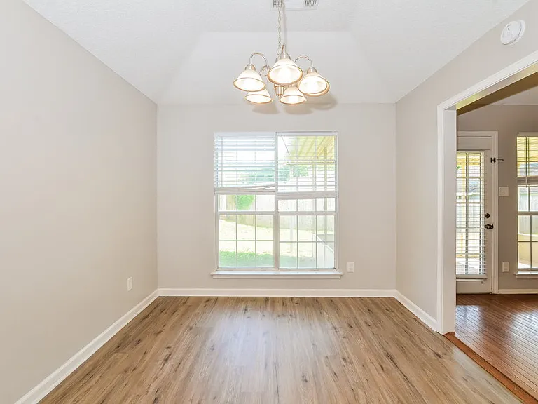 6899 Gallop Dr — Photo 7