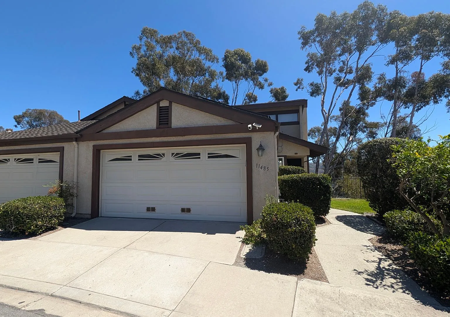 Tierrasanta 3 Bed plus a loft, 3 Bath Canyon Townhome with Views! — Photo 1