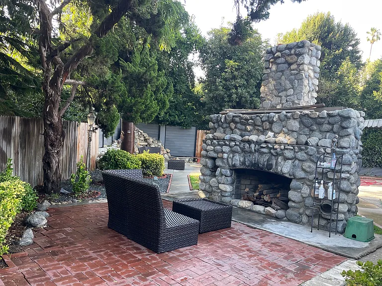 2195 S Los Robles Ave — Photo 16