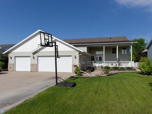 3547 Polk St S, Fargo, ND 58104