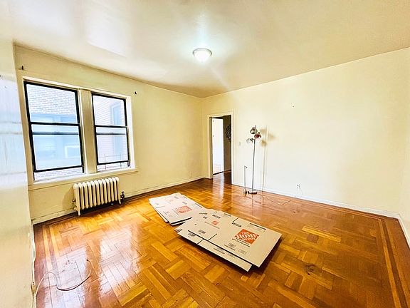 2nd image of 830 W 177th St APT 3A