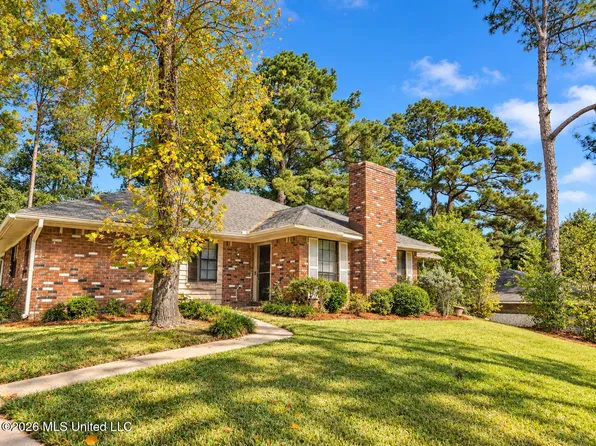 1617 Twin Oaks Dr, Clinton, MS 39056