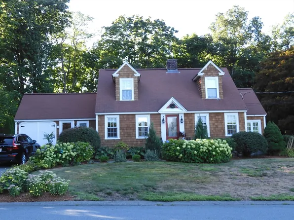 4 Timber Ln, Methuen, MA 01844