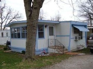 1535 E 9th St TRLR 32, Rochester, IN 46975