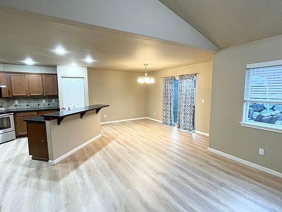 5th image of 1511 Farina Loop SE