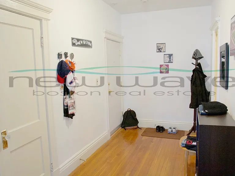 104 Queensberry St #14 — Photo 11
