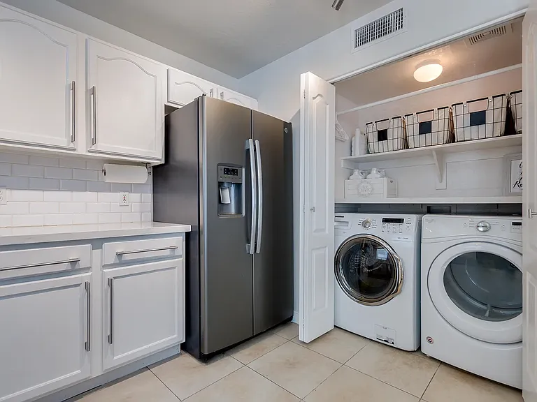 Kitchen, laundry