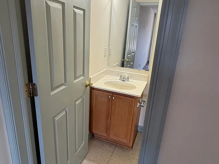 105 Taylors Ct — Photo 5