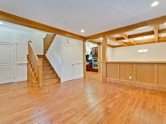 5th image of 651 Homer Ave