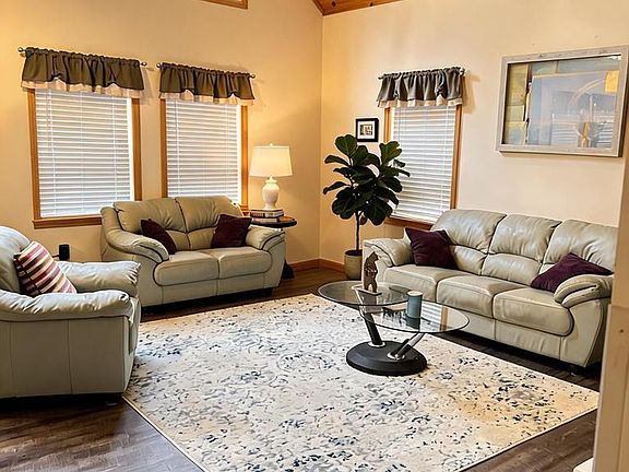 4th image of 1043 Atoah Cir