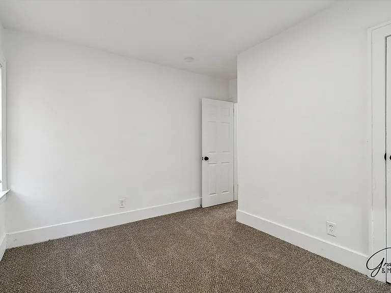 16211 Kentucky St — Photo 23