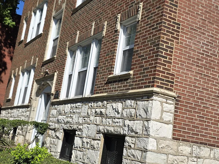 4433 Pershing Ave #201 — Photo 12