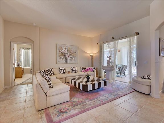 3rd image of 612 Waterland Ct