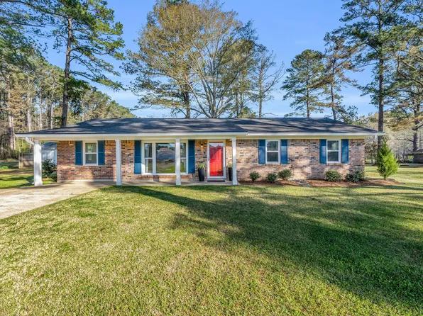 23 Chateau Ln, Starkville, MS 39759