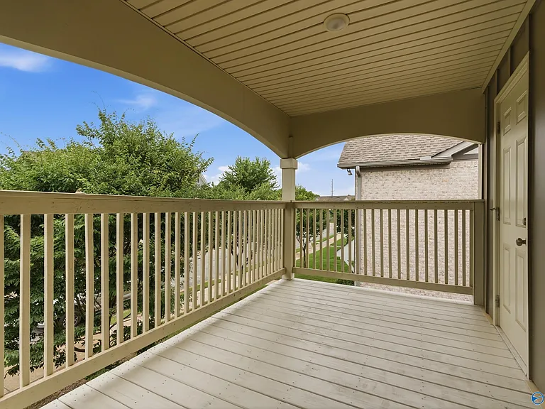 8 Desert Oak Ct — Photo 23