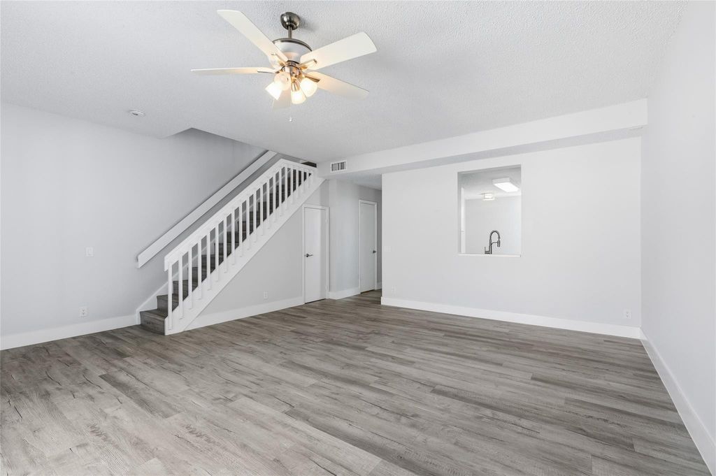 2381 NE 14th Street Causeway #206, photo 3