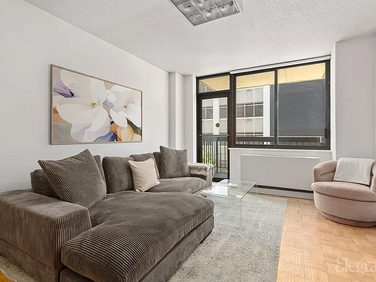 403 E 62nd St #3C — Photo 1