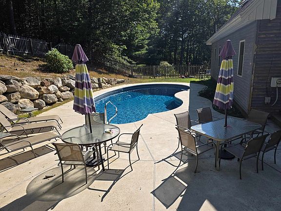 4th image of 127 Old Revolutionary Road