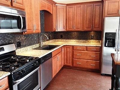 4th image of 3411 Hickory Ln E