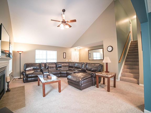 4th image of 633 Loreto Ln