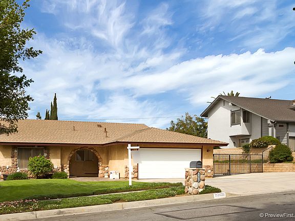 3rd image of 22828 La Paix St