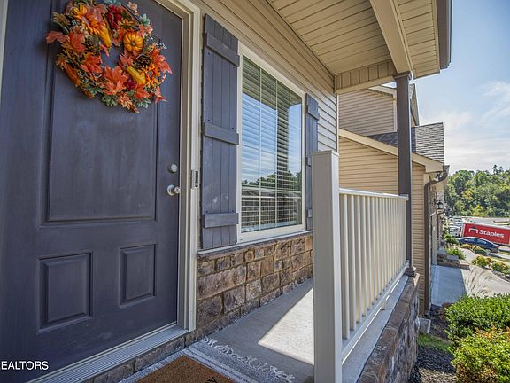 4th image of 1624 Silver Spur Ln
