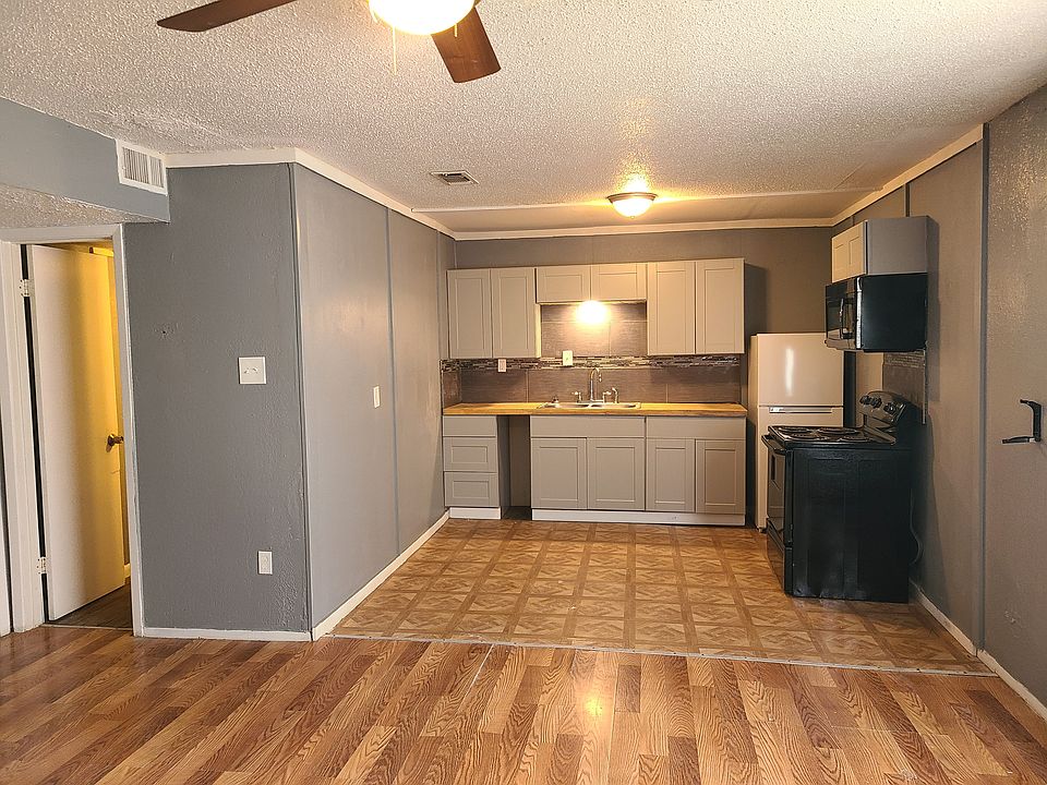1st image of 800 W Washington St #1
