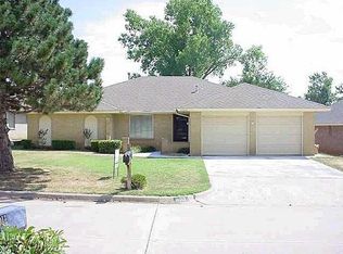 11012 NW 113th St, Yukon, OK 73099