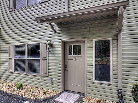 3rd image of 849 Morton Dr Unit 3
