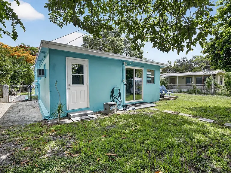 6238 Hayes St — Photo 36