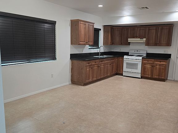 3rd image of 801 S Kalisher St